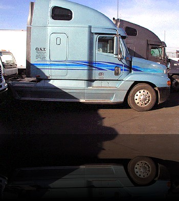 cent-l7 straight blue gradient wind on blue truck.gif